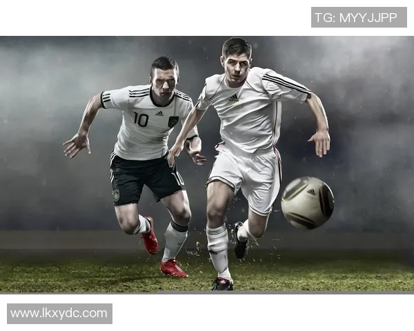 国外足球明星夏日泳衣风采大赏尽显魅力与时尚感 国外足球明星夏日泳衣风采大赏尽显魅力与时尚感