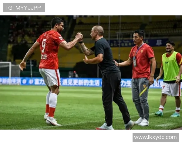 广州羽毛球队在精英赛积分榜中以85分稳居第一名展现强劲实力